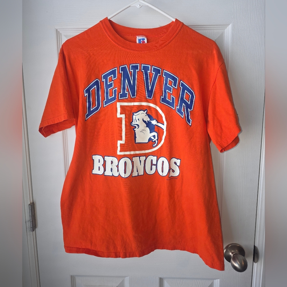 Vintage 1993 Russell Denver Broncos T-Shirt Size Large Made In USA 90s NFL